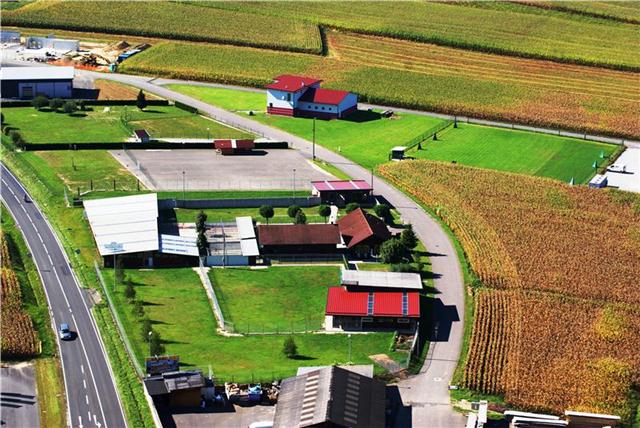 Luftaufnahme der Hundepension Scheer